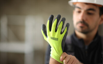 Kényelem, precizitás és védelem – Hogyan válasszon munkavédelmi kesztyűt?